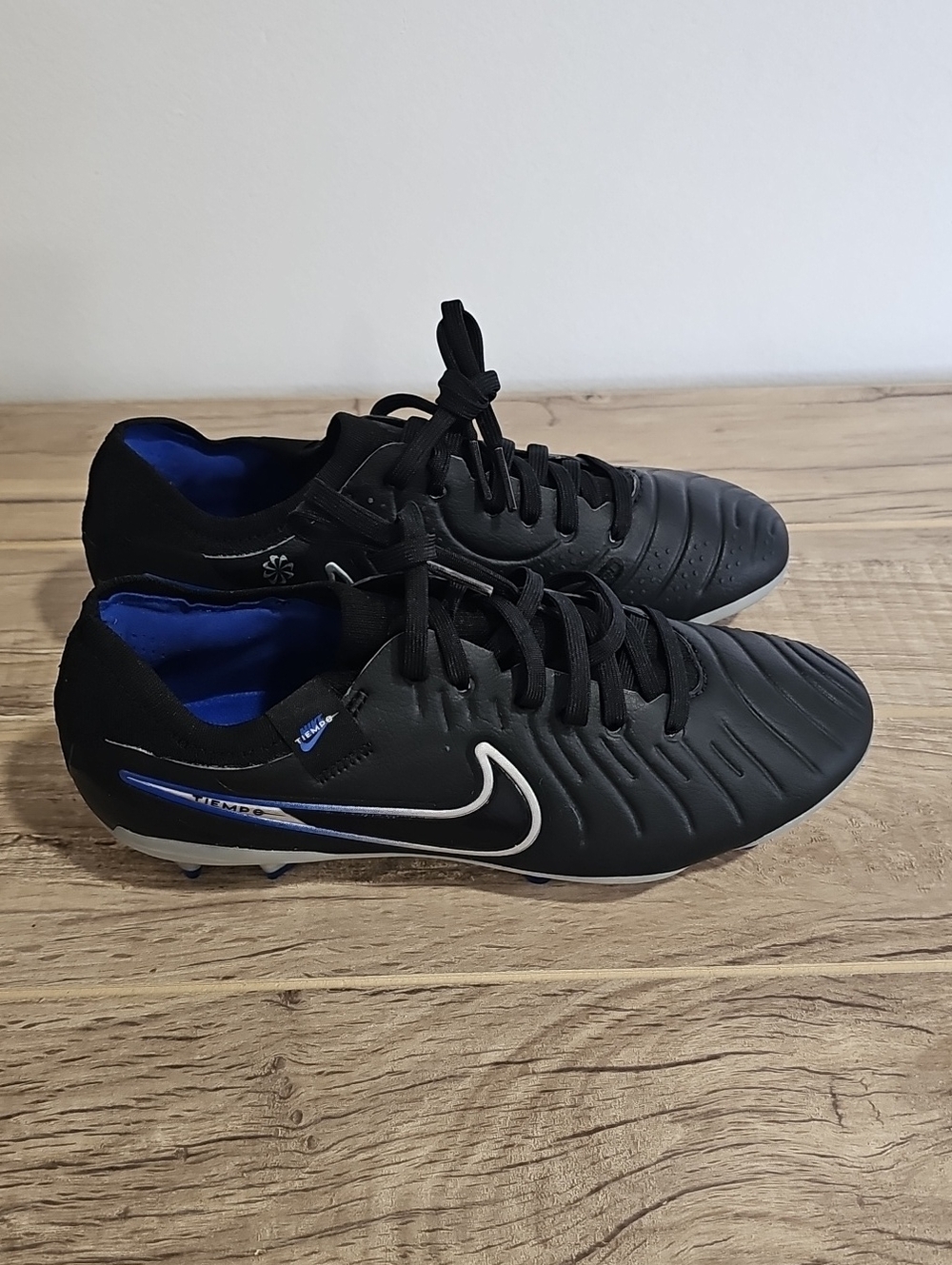 Nike Kids Tiempo Soccer Cleats Shoes Size‎ 4.5